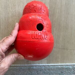 Kong Dog Toy Huge Large Dispenser Mastiffs Great Danes Hard Rubber Enrichment